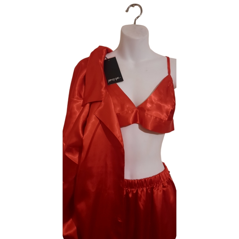❣️❣️69.) Satin 3pc Set - Picture 8 of 8